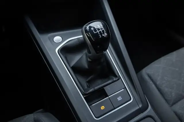 Volkswagen Golf view 10