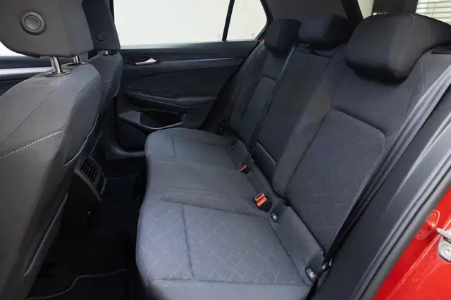 Volkswagen Golf view 6