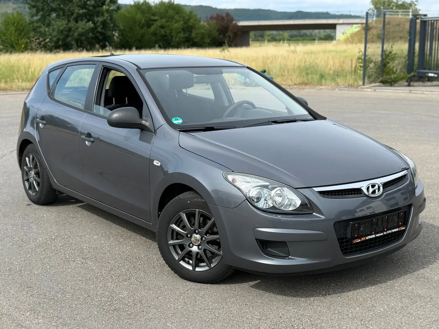 Hyundai i30 1.4 Klima | Scheckheft | TÜV 07/2027 Grey - 1