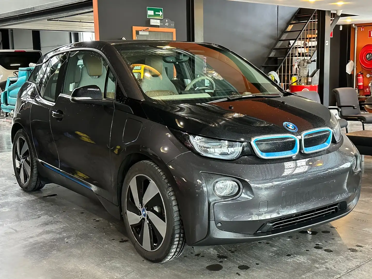 BMW i3 Advanced REX//HYBRID//12Mois de garantie// 60aH Zwart - 1