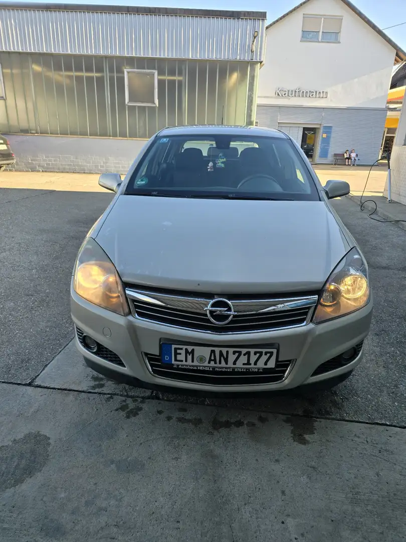Opel Astra 1.9 CDTI DPF - 1
