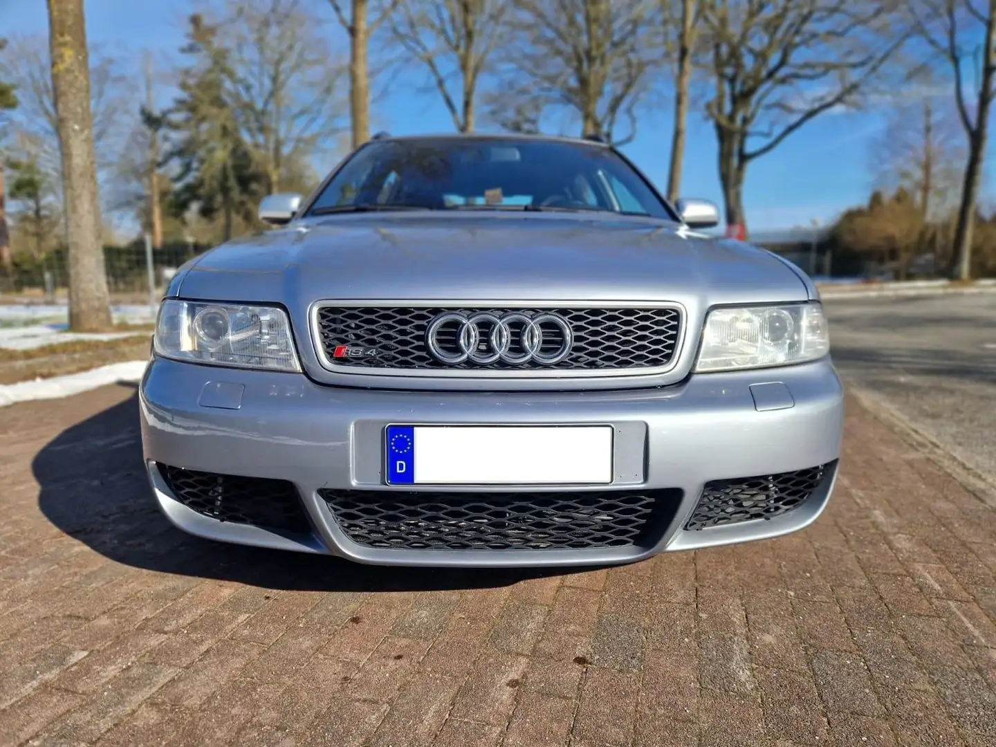 Audi RS4 quattro KERAMIKBREMSE*20"*Carbon*Navi* Silber - 2