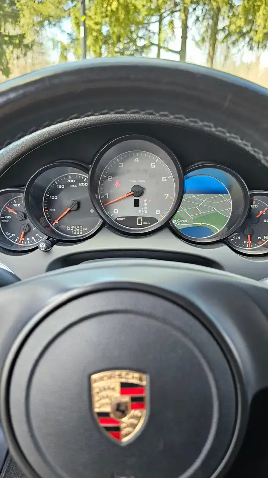 Porsche Cayenne снимка Porsche Cayenne