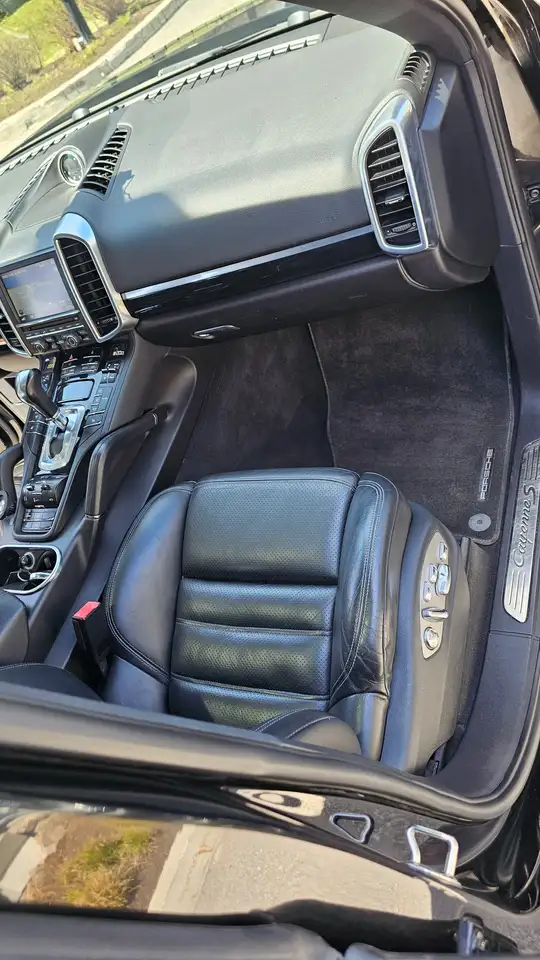 Porsche Cayenne снимка Porsche Cayenne