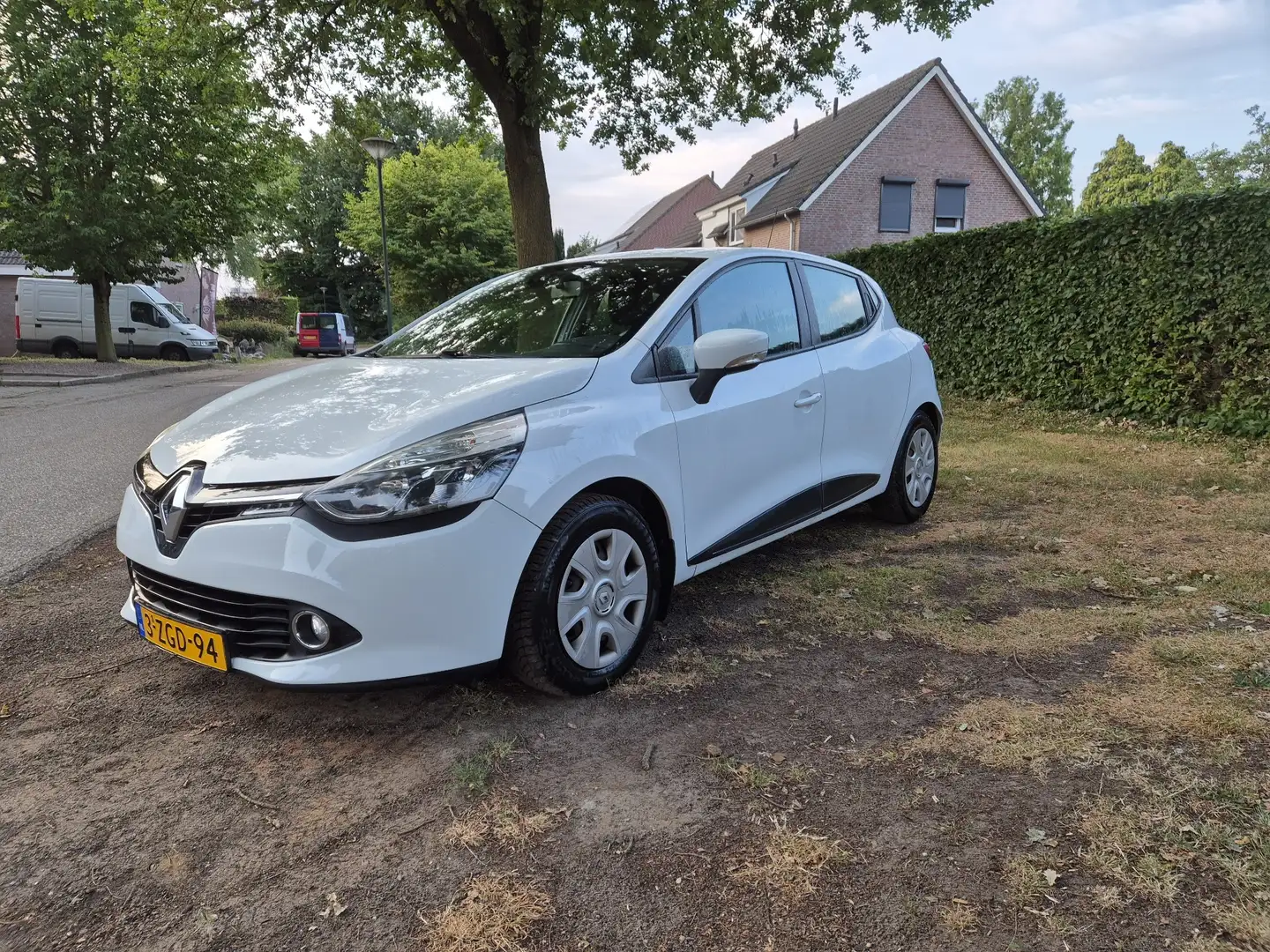 Renault Clio 0.9 TCe Expression Wit - 1