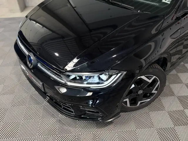 Volkswagen Polo view 3