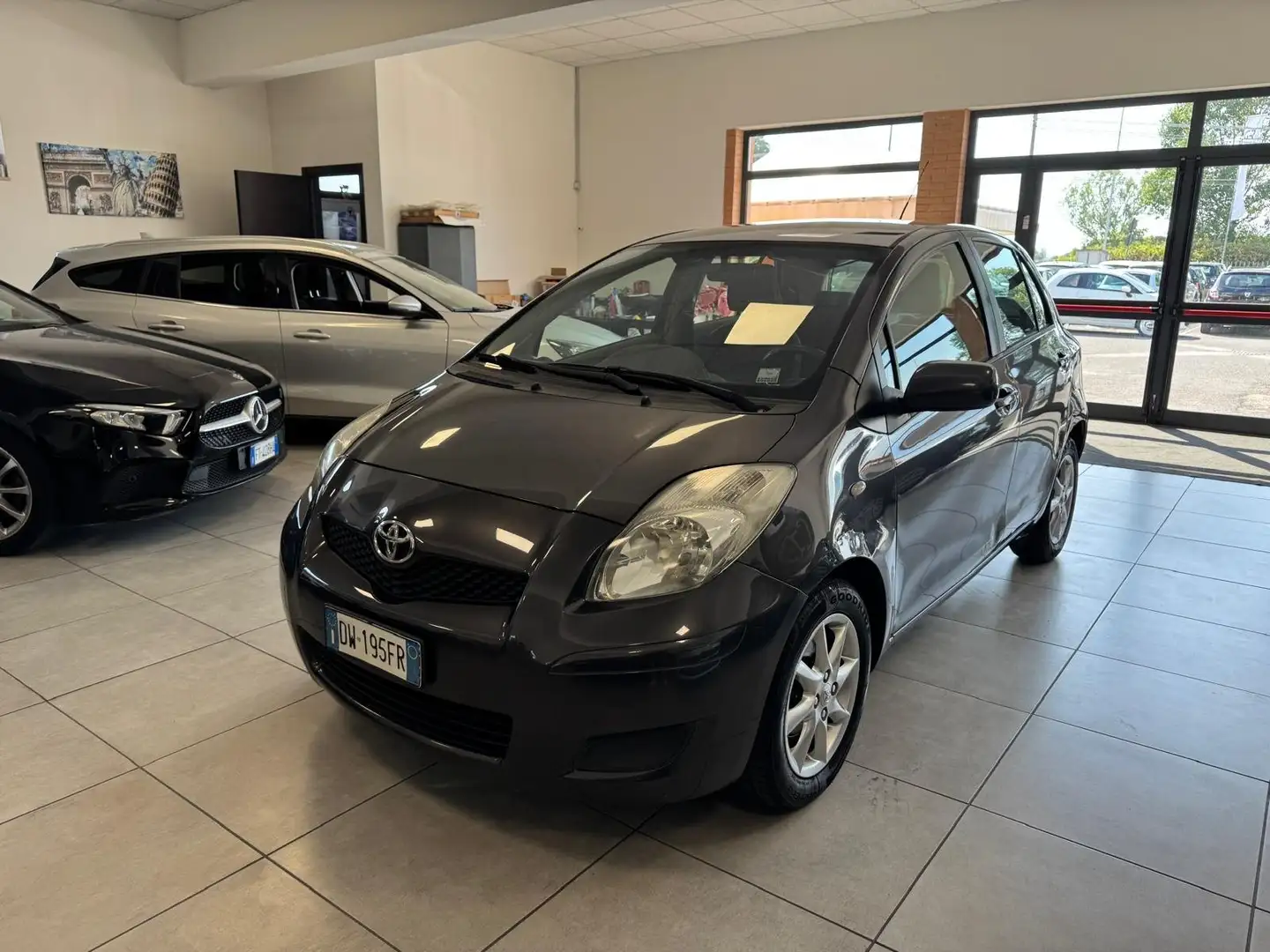 Toyota Yaris Yaris II 2005 5p 1.3 dual Sol Grigio - 2