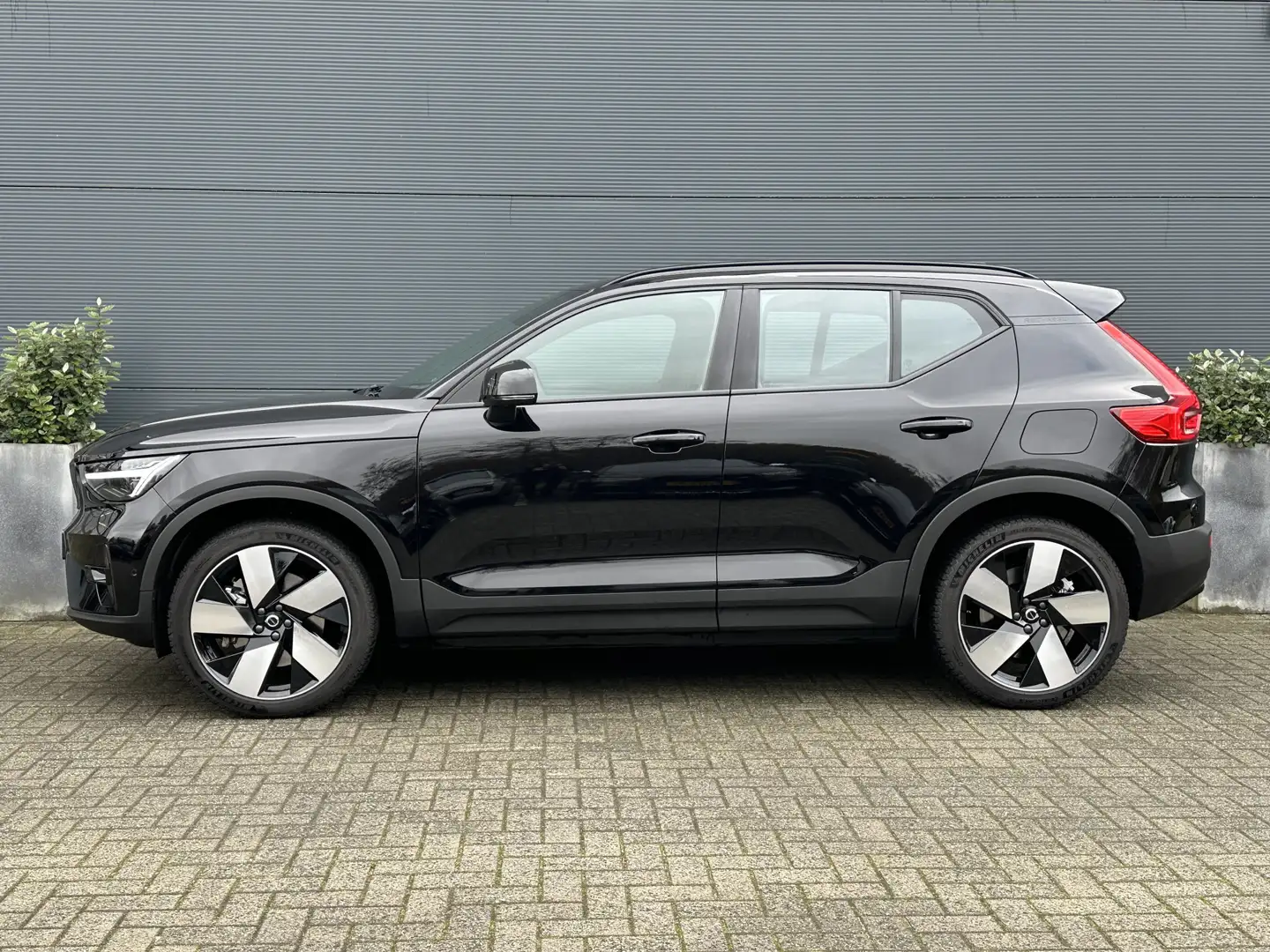 Volvo XC40 Recharge Twin Ultimate 82 kWh | Pixel LED | 20" | Zwart - 2