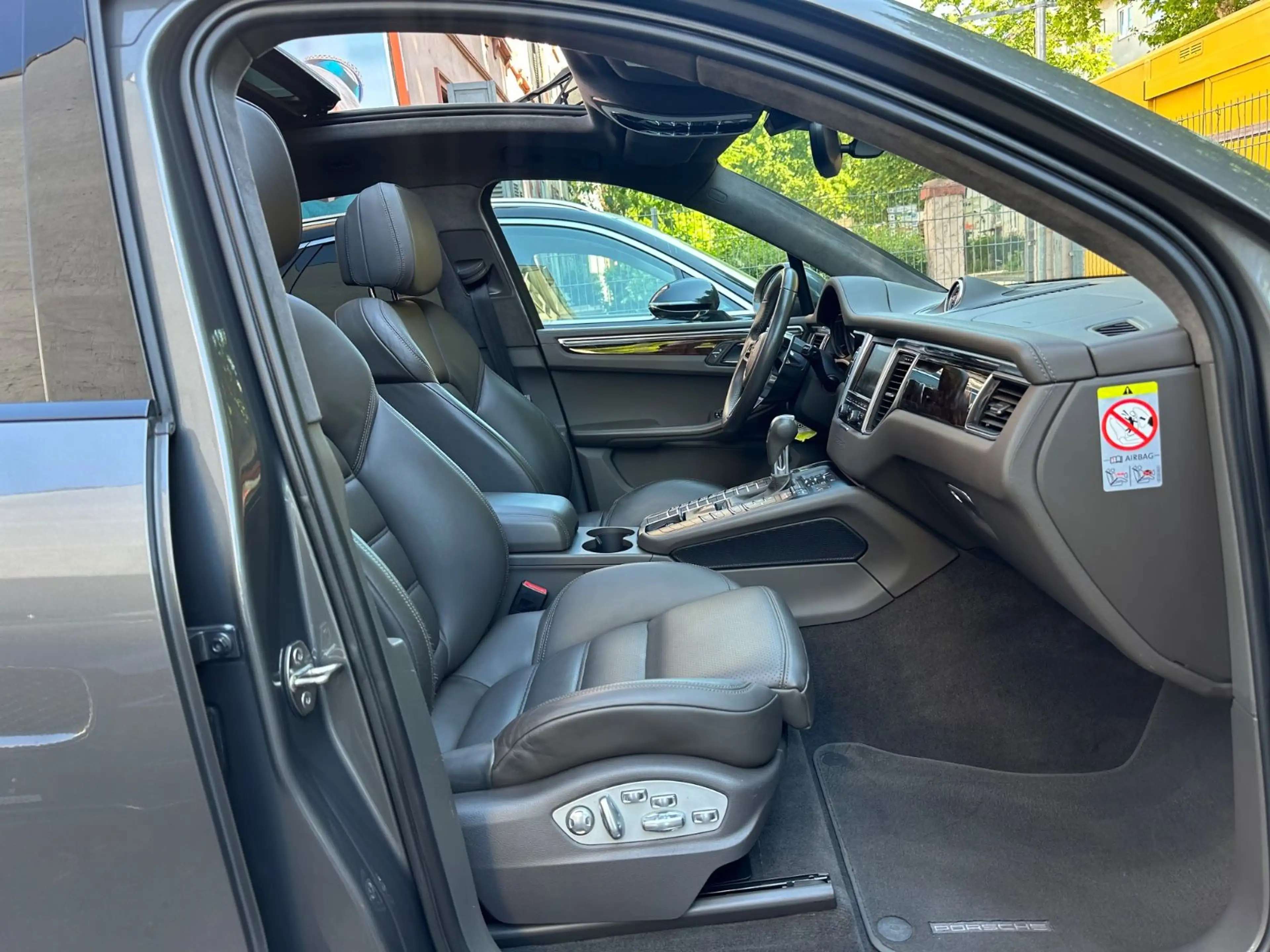 Porsche Macan Turbo Deutsch/Unfallfrei/Scheckheft/2.Hand — photo 11