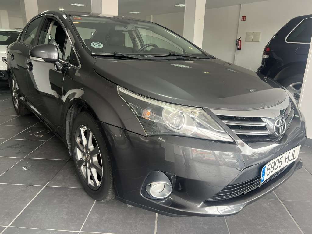 Toyota Avensis 120D Comfort - foto 1