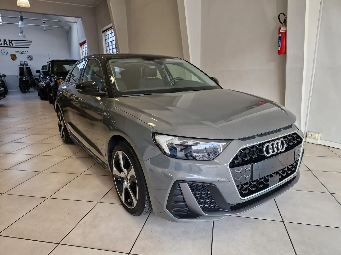 Audi A1 1.0 tsfi Sportback 30 S Line Edition 116CV Automat Grigio - 1
