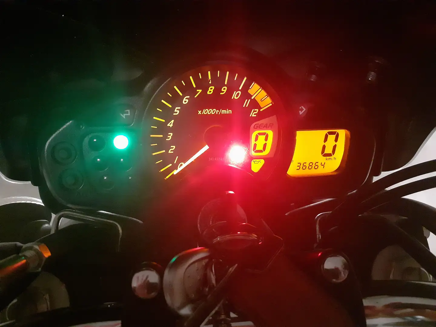 Suzuki GS 650 Gladius Silver - 1