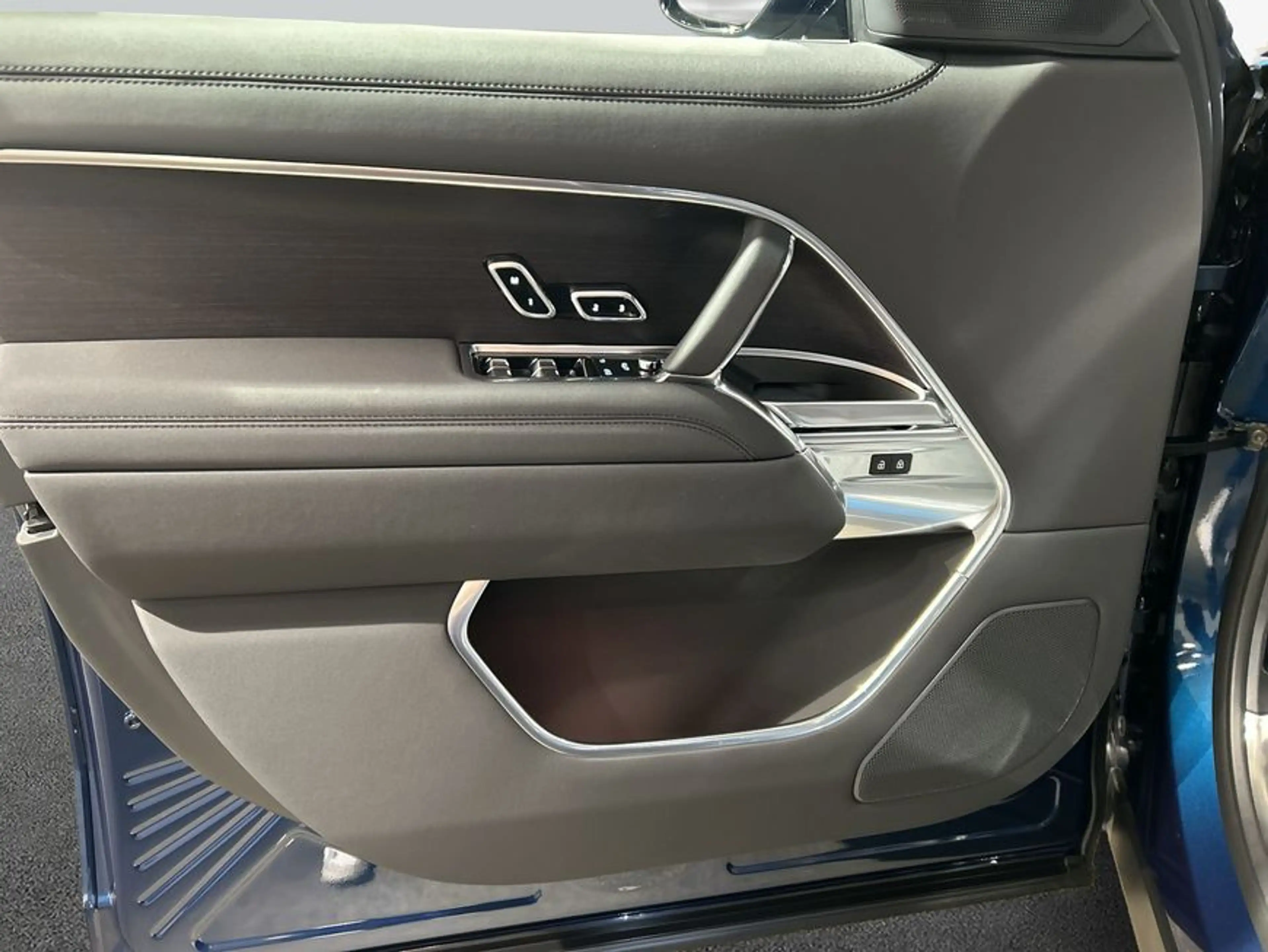 Land Rover Range Rover D350 HSE — photo 13