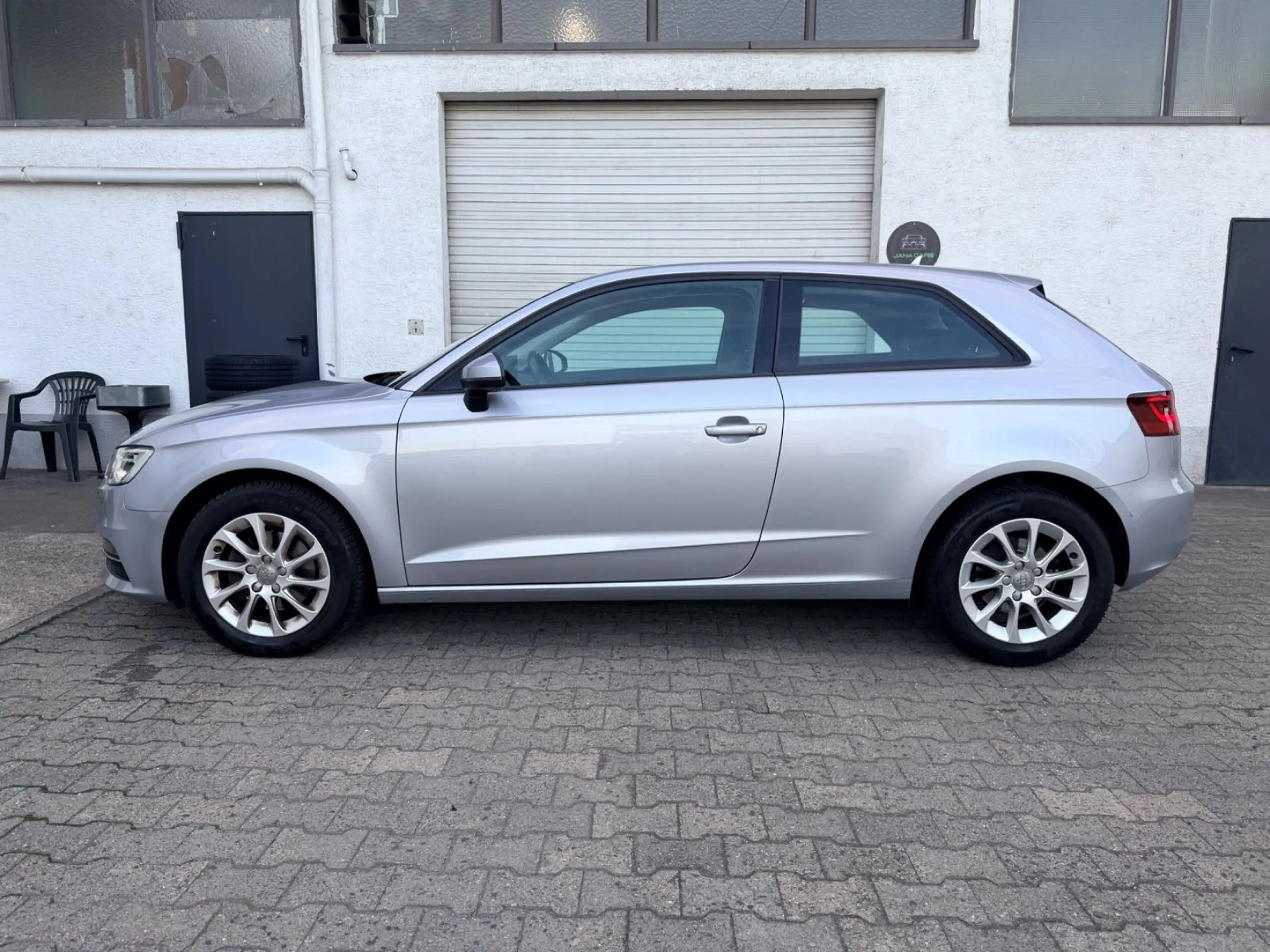 Audi A3 attraction 2.Hand 1Jahr Garantie Neue Service — photo 5