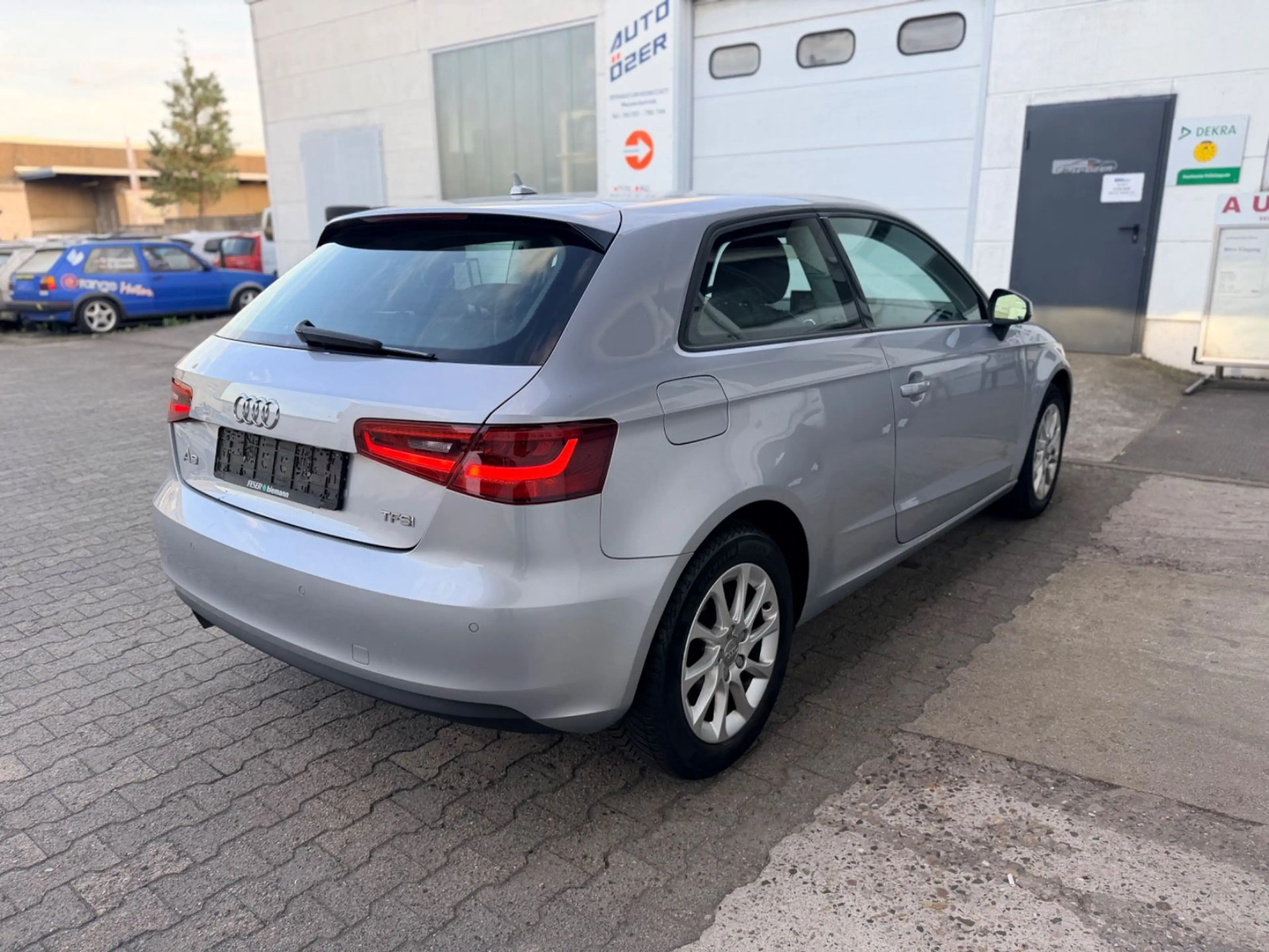 Audi A3 attraction 2.Hand 1Jahr Garantie Neue Service — photo 8