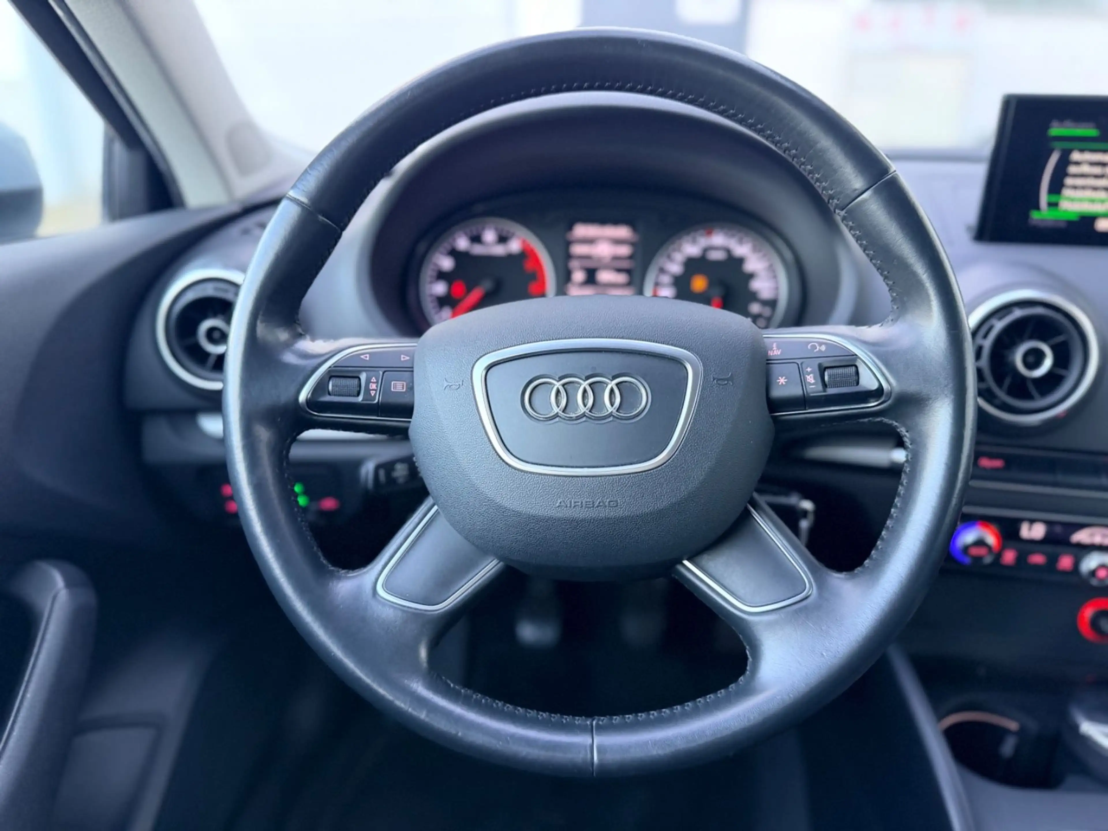 Audi A3 attraction 2.Hand 1Jahr Garantie Neue Service — photo 11