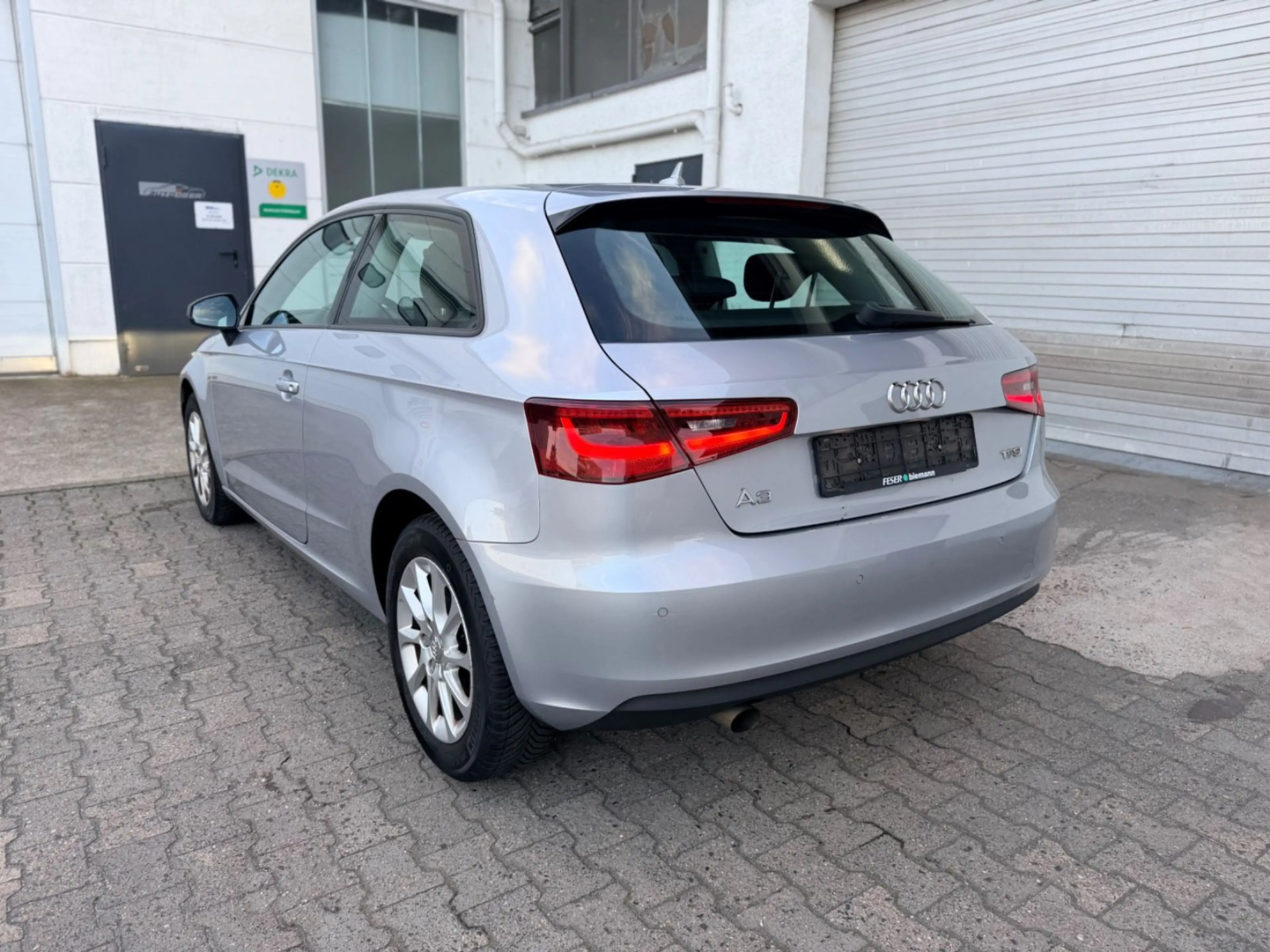 Audi A3 attraction 2.Hand 1Jahr Garantie Neue Service — photo 6