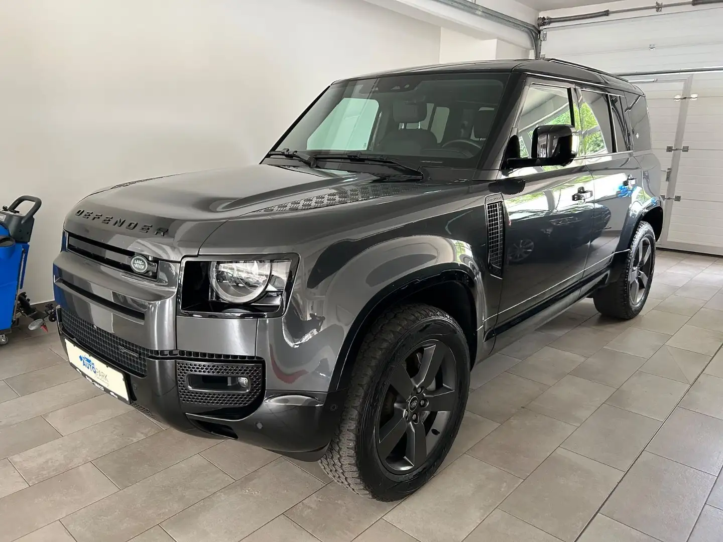 Land Rover Defender 110 X-Dynamic HSE D300 Gris - 1