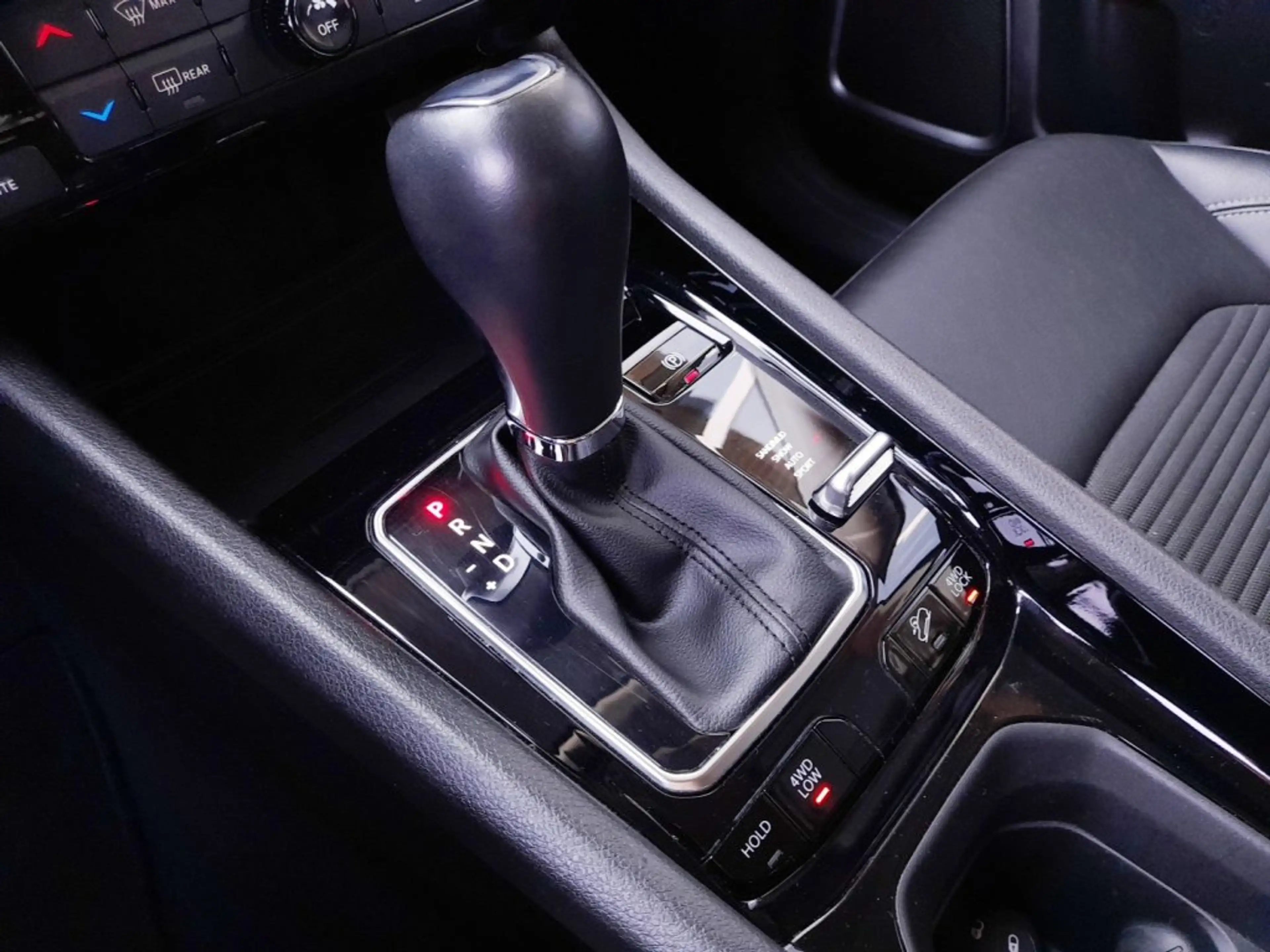 Jeep Compass PHEV 4x4 Aut. *18 ZOLL / LED / KAMERA / ACC/ APP CONNECT / TEILLEDER / 2-ZONEN-KLIMA / SITZHEIZUNG* — photo 6
