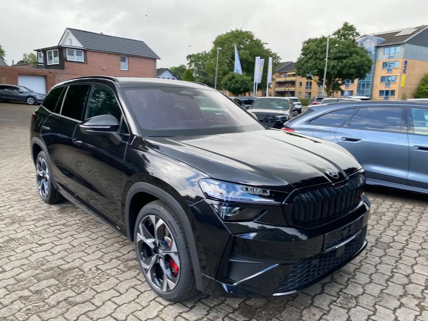 Skoda Kodiaq RS 2.0 TSI 4x4 Navi Matrix AHK  7 Sitz 20 Schwarz - 1