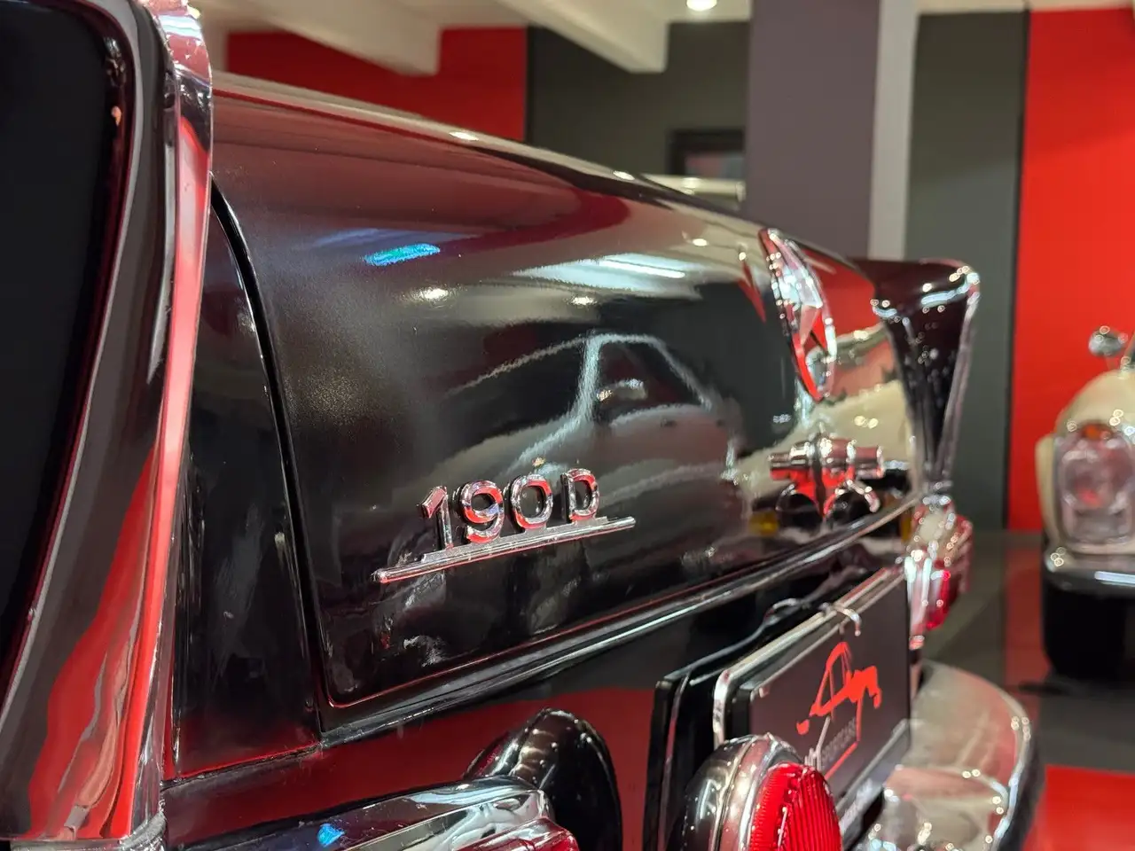 Mercedes-Benz 190 D/2.0 52 PS/W110/HECKFLOSSE/LEDER/SCHIEBEDACH, foto 4