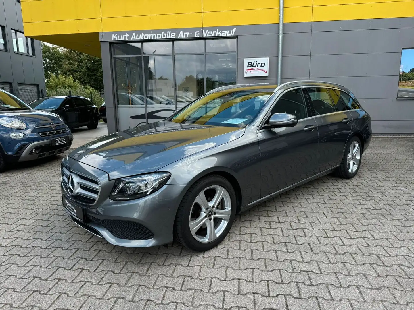 Mercedes-Benz E 220 d 4Matic LEDER /NAVI/KLIMAA/SHZ/TEMPOMAT* Gris - 1