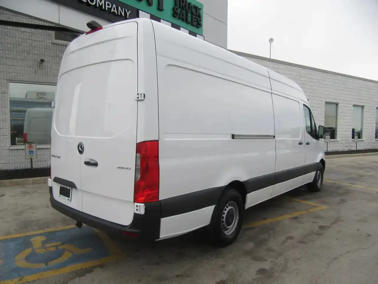 Mercedes-Benz Sprinter снимка Mercedes-Benz Sprinter