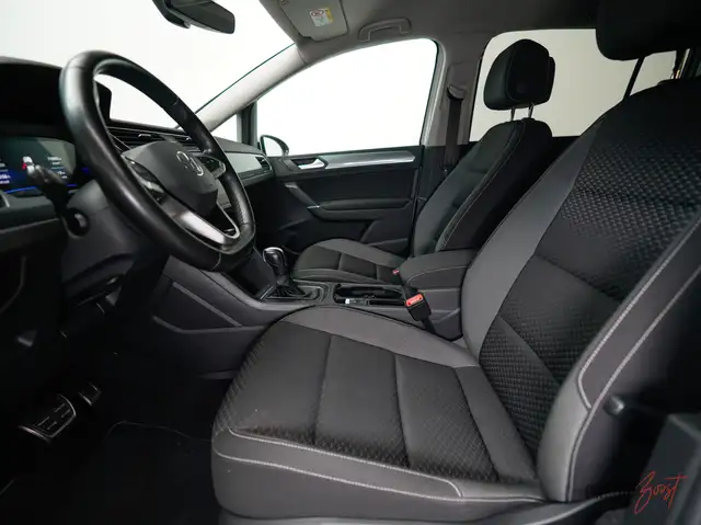 Volkswagen Touran view 12