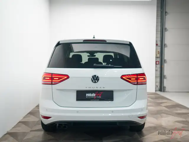 Volkswagen Touran view 8