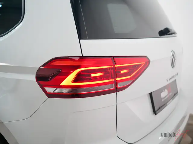 Volkswagen Touran view 6