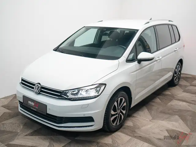 Volkswagen Touran view 5