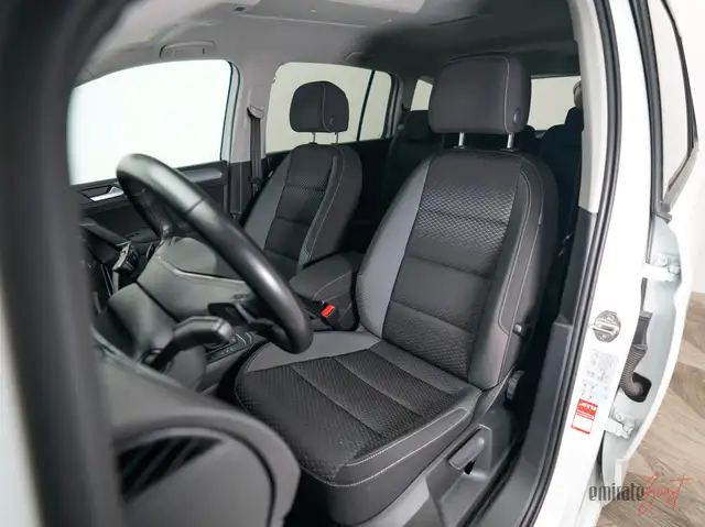 Volkswagen Touran view 11