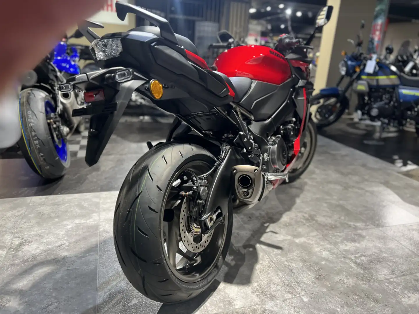 Suzuki GSX S 1000GT Red - 2