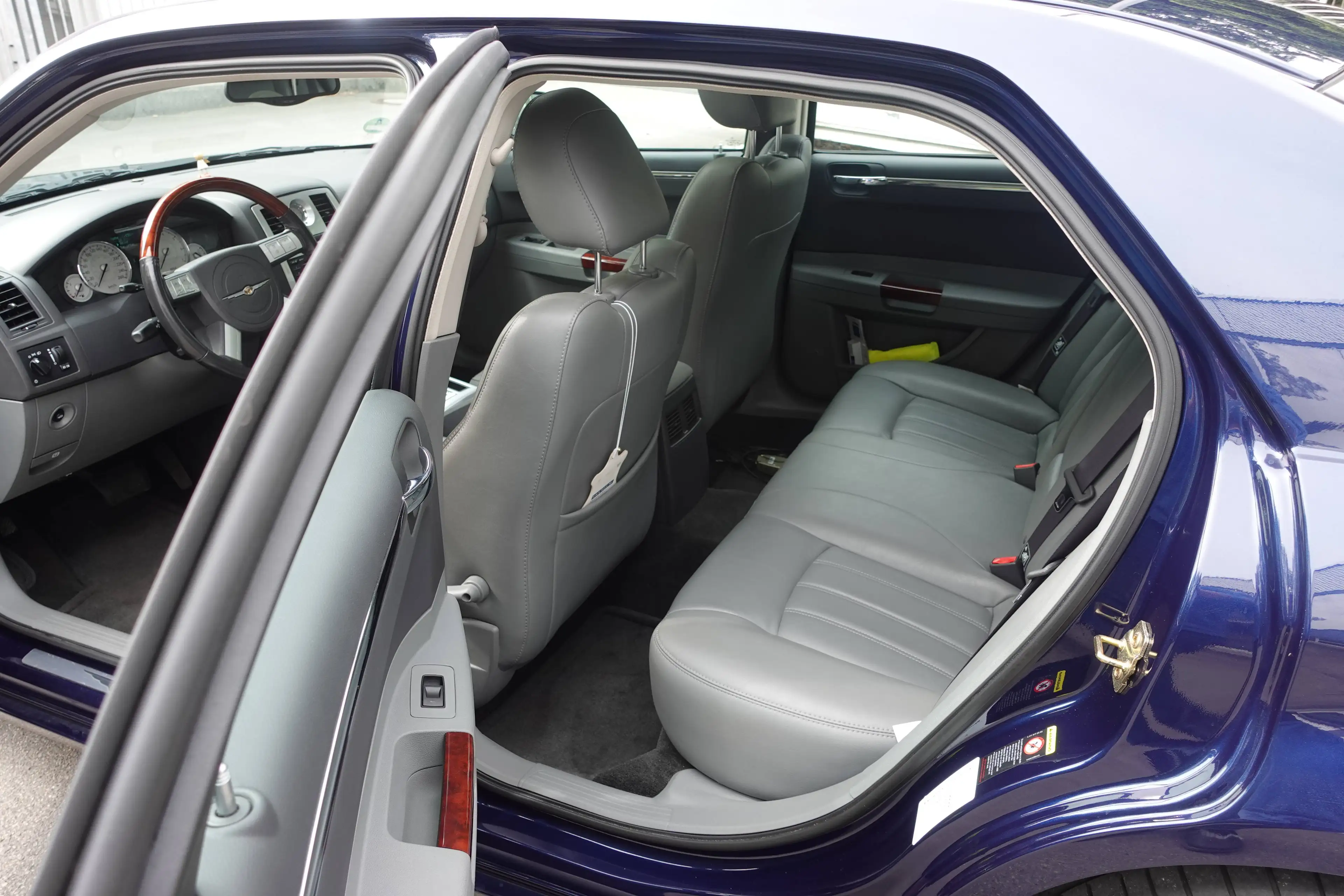 Chrysler 300C 5.7 V8 HEMI eSHD nur 49 tkm !! — photo 8