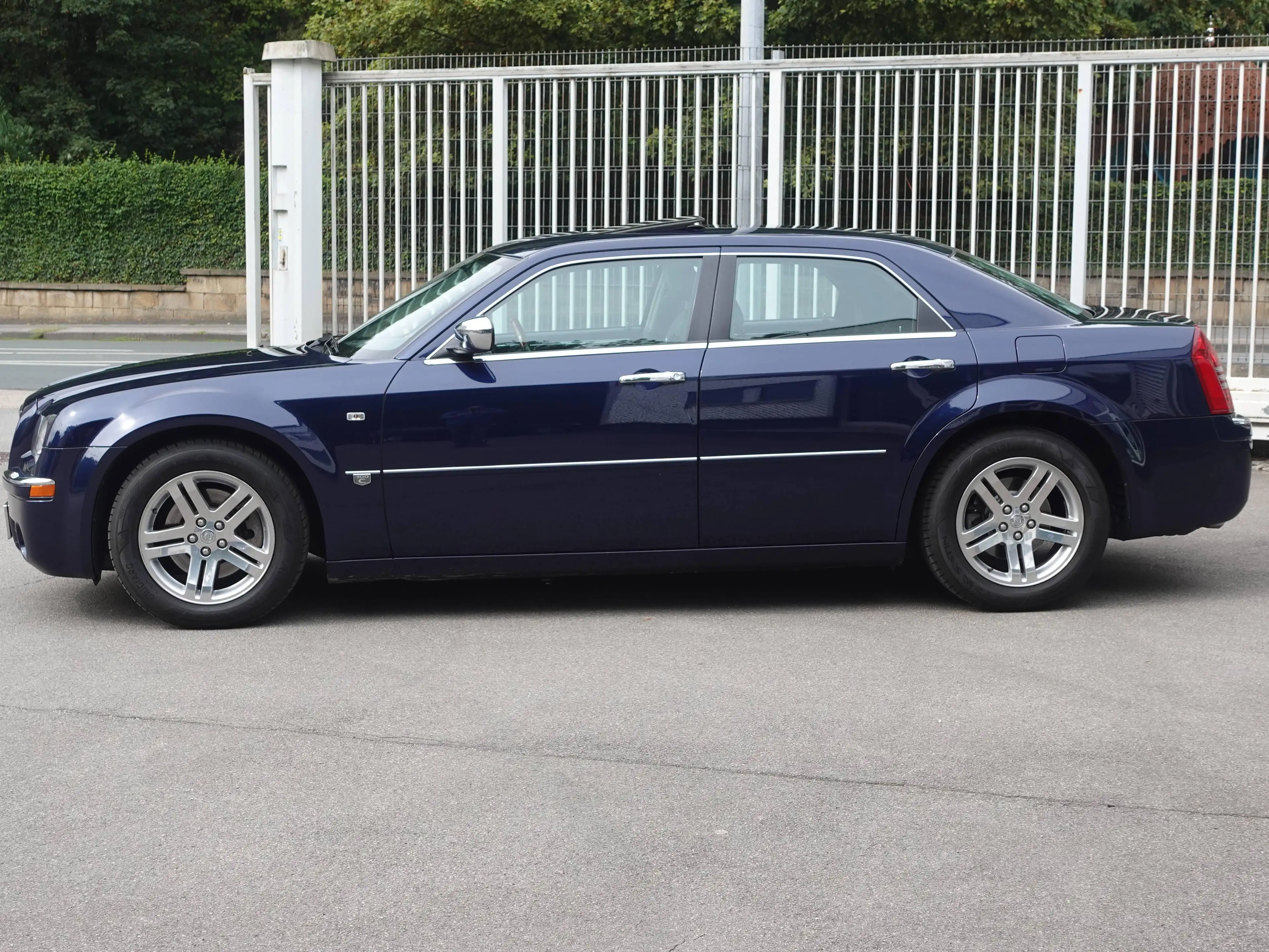 Chrysler 300C 5.7 V8 HEMI eSHD nur 49 tkm !! — photo 2