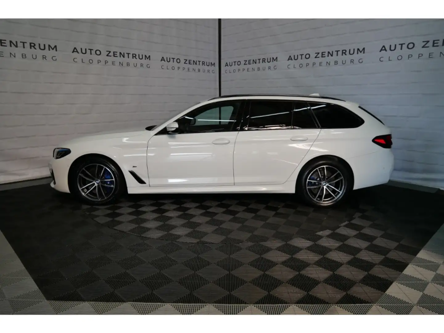 BMW 530 d M Sport Laser+Pano+Navi+HUD+Kamera+PDC+18'' Wit - 2