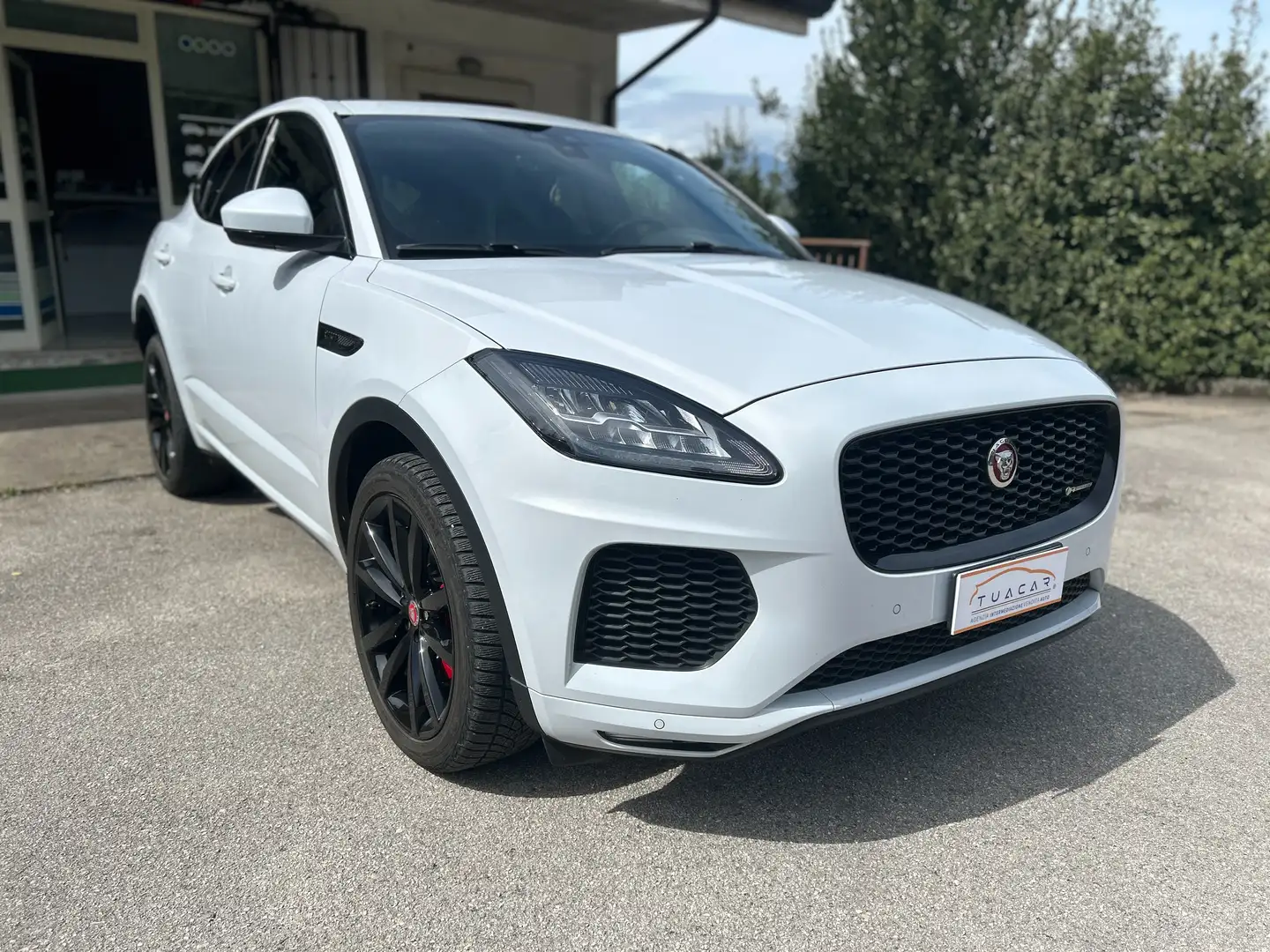 Jaguar E-Pace E-Pace 2017 2.0d i4 Chequered Flag awd 150cv auto Bianco - 1