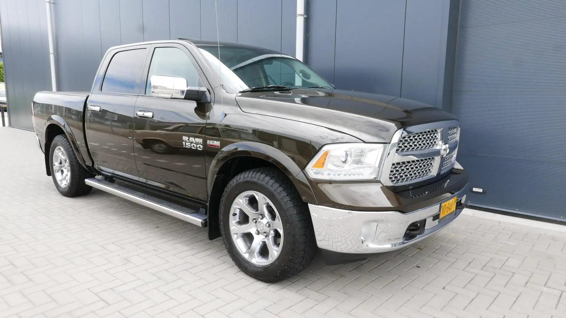 Dodge RAM 1500 5.7 V8 401 PK Quad Cab 6'4 154473 KM, NIEUWST Bruin - 1