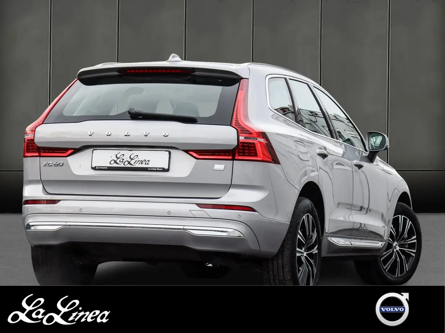 Volvo XC60 T6 AWD Inscription Plug-In Hybrid Silber - 2