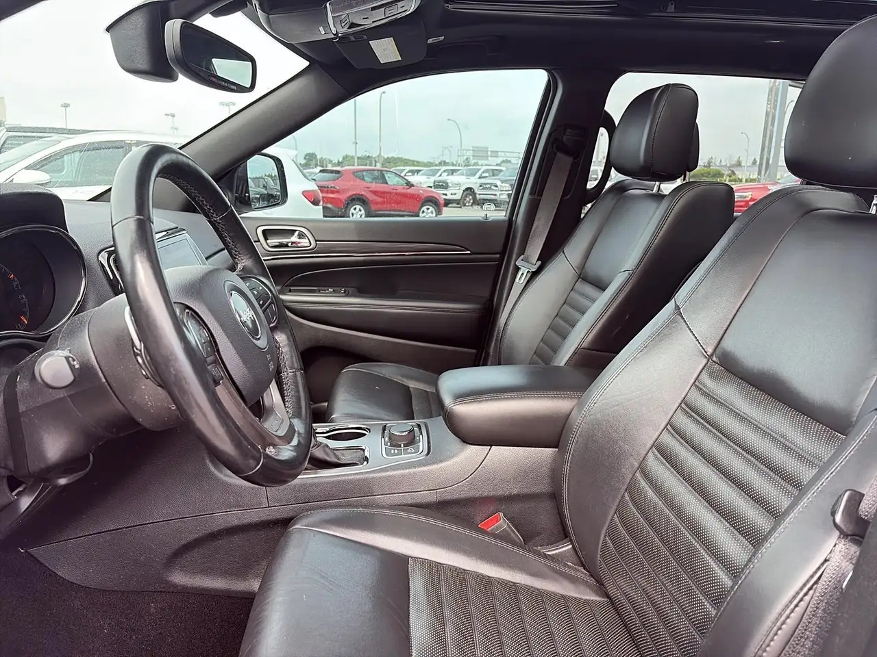 Jeep Grand Cherokee снимка Jeep Grand Cherokee