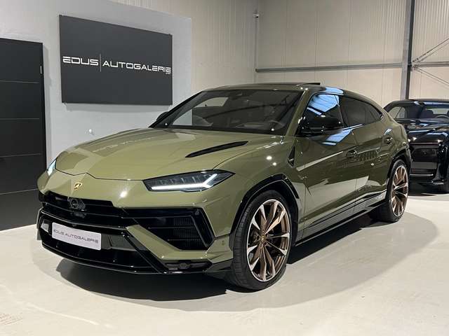 Imagine Lamborghini Urus S Verde Turbine Pano B&O AdPersonam
