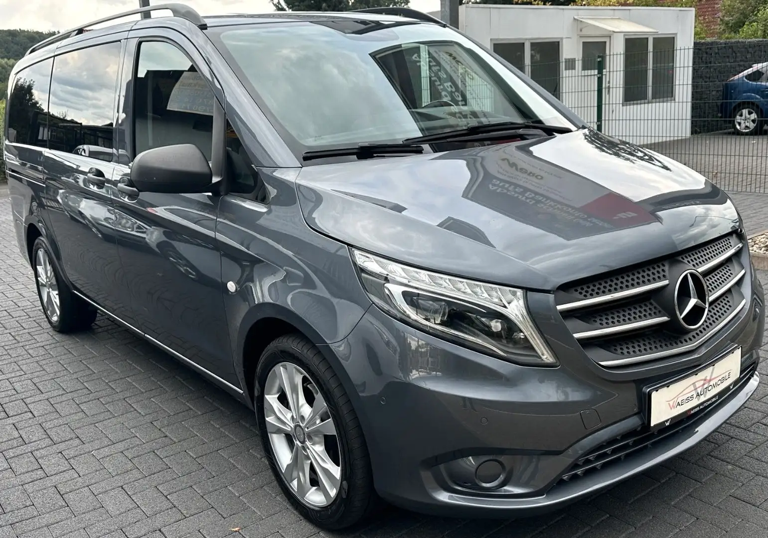 Mercedes-Benz Vito Tourer 116 CDI Select Lang Kamara|Navi|Shz Grau - 1