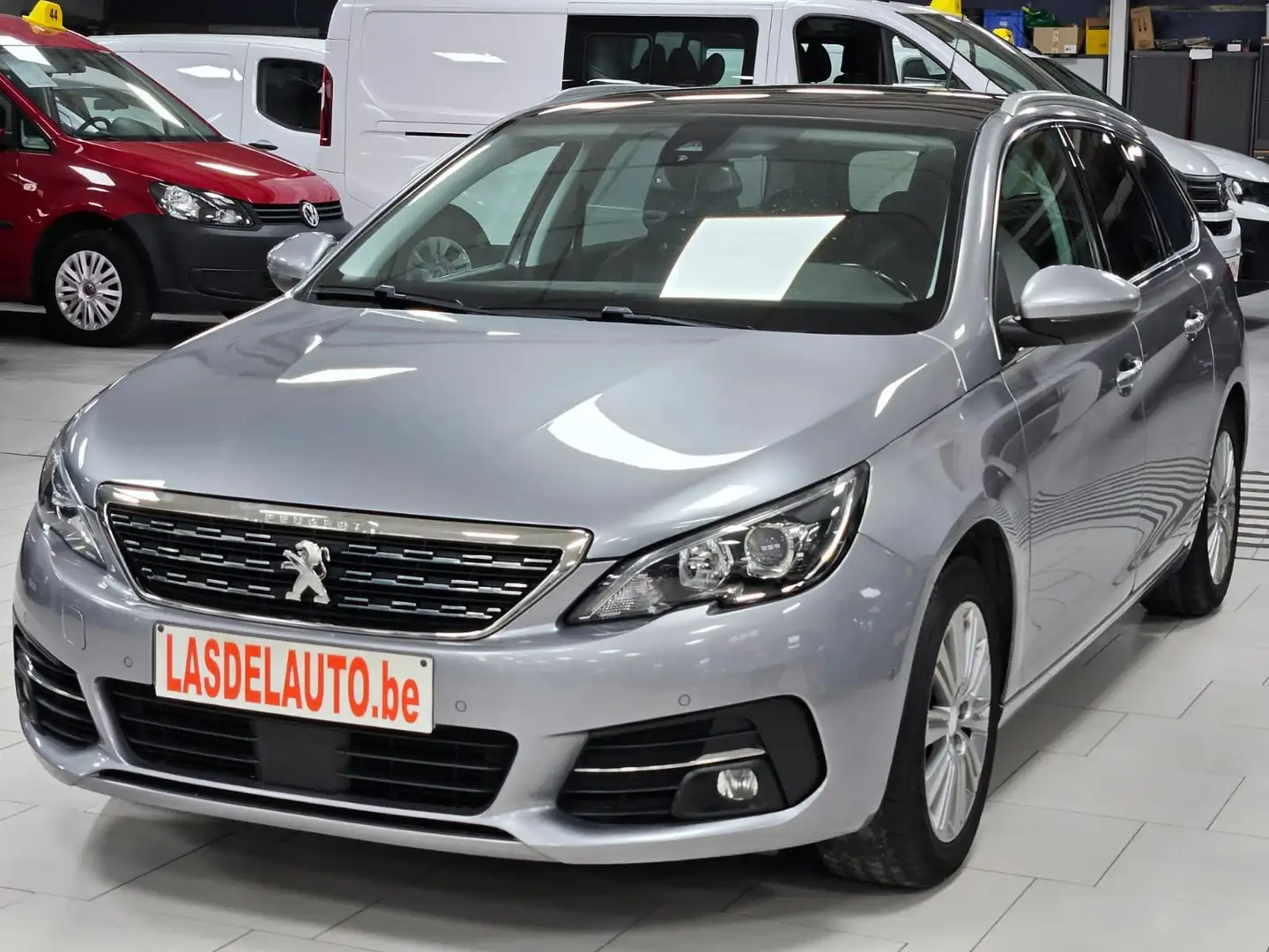 Peugeot 308 1.2i Auto Lane ParkAssist Crply Cuir Chaffnts Pano Gris - 1