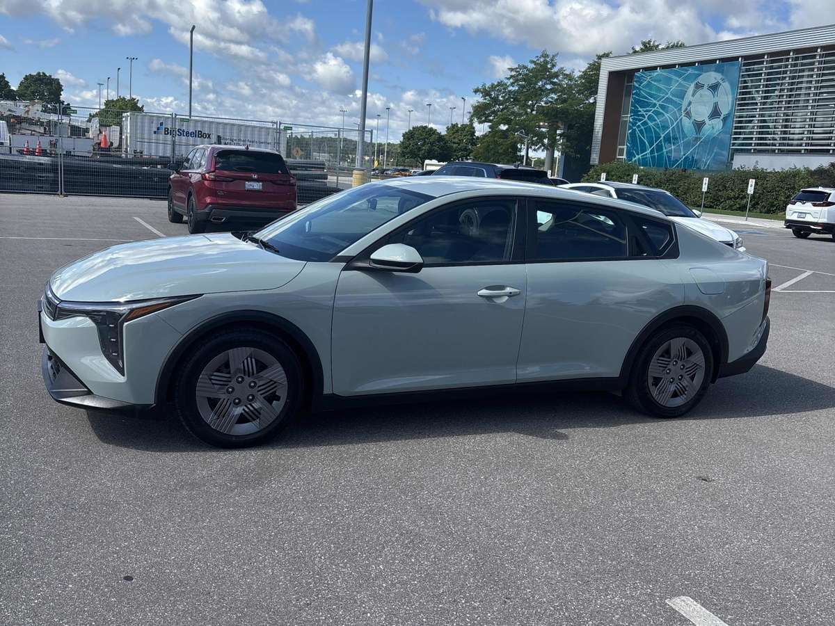 2025 Kia K4 LX — снимка 1
