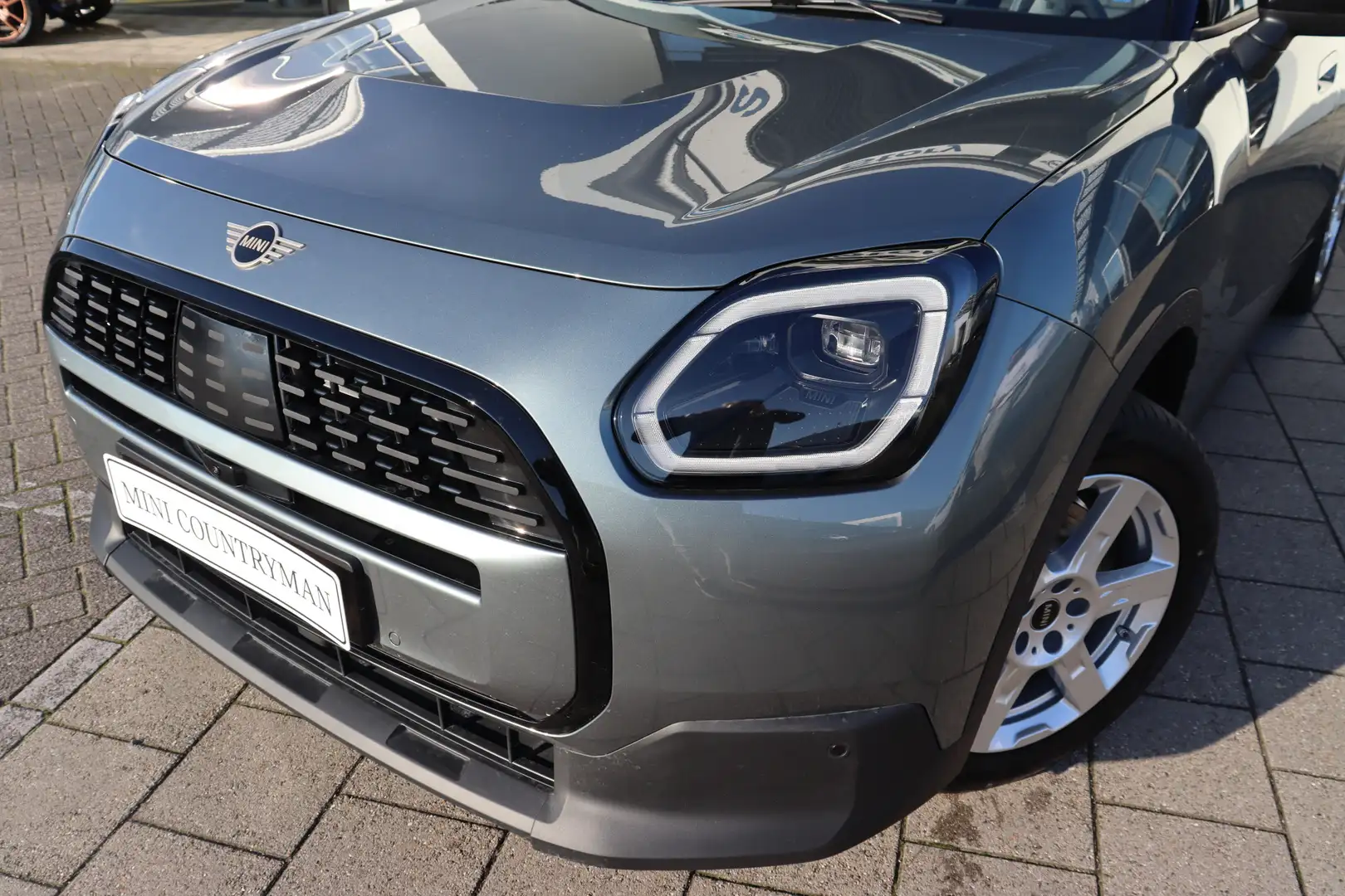 MINI Countryman C Automaat / Classic / Pakket L / 18" Asteroid Spoke Grün - 2