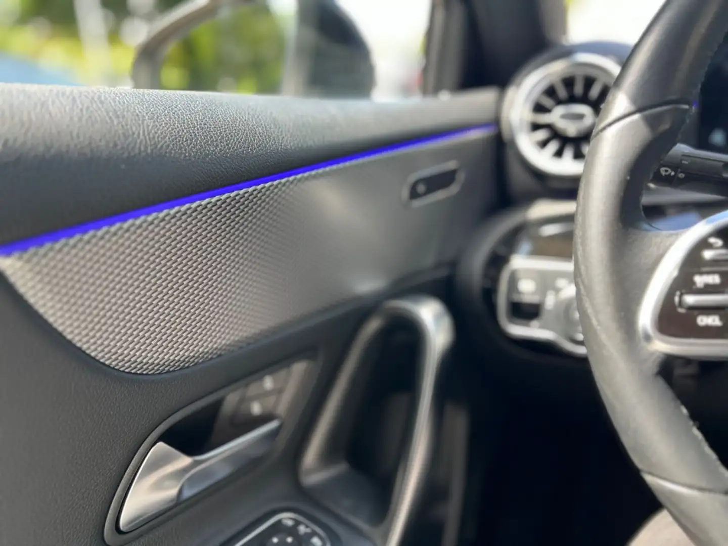 Mercedes-Benz A 180 *PROGRESSIVE*PANORAMA*LED*RÜCKFAHRKAMERA* Schwarz - 2
