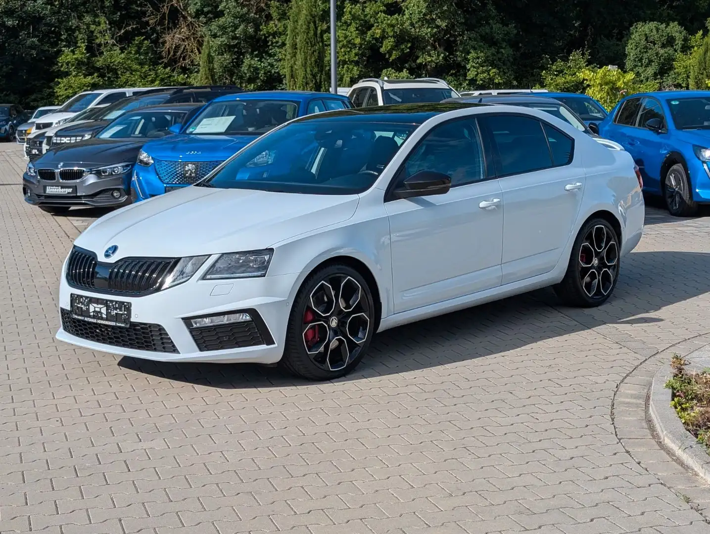 Skoda Octavia Lim. RS 245 Weiß - 1