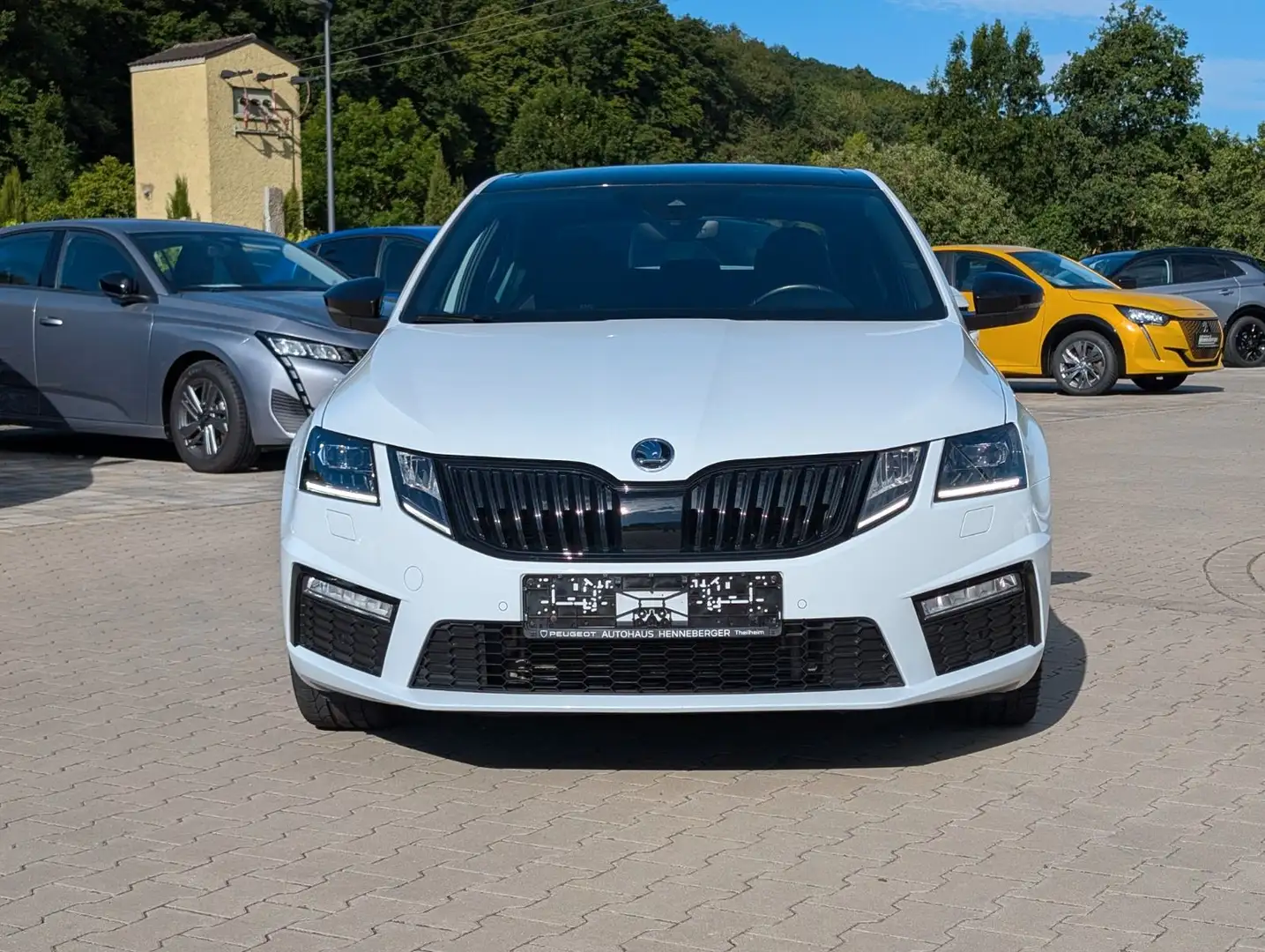 Skoda Octavia Lim. RS 245 Weiß - 2