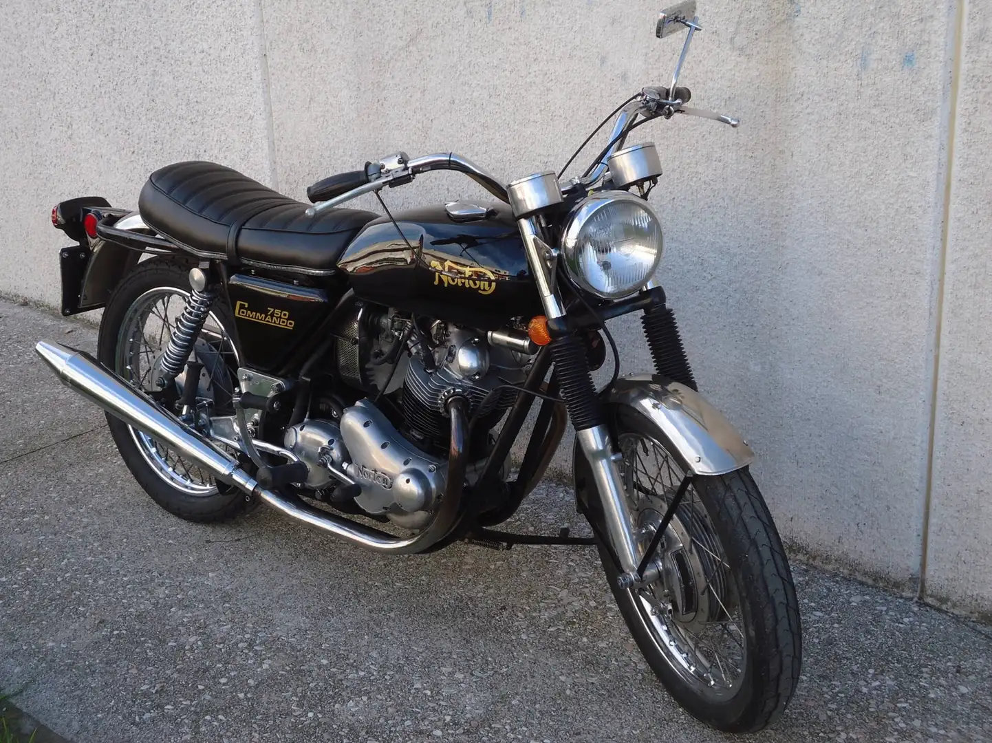 Norton Commando 750 Negru - 1