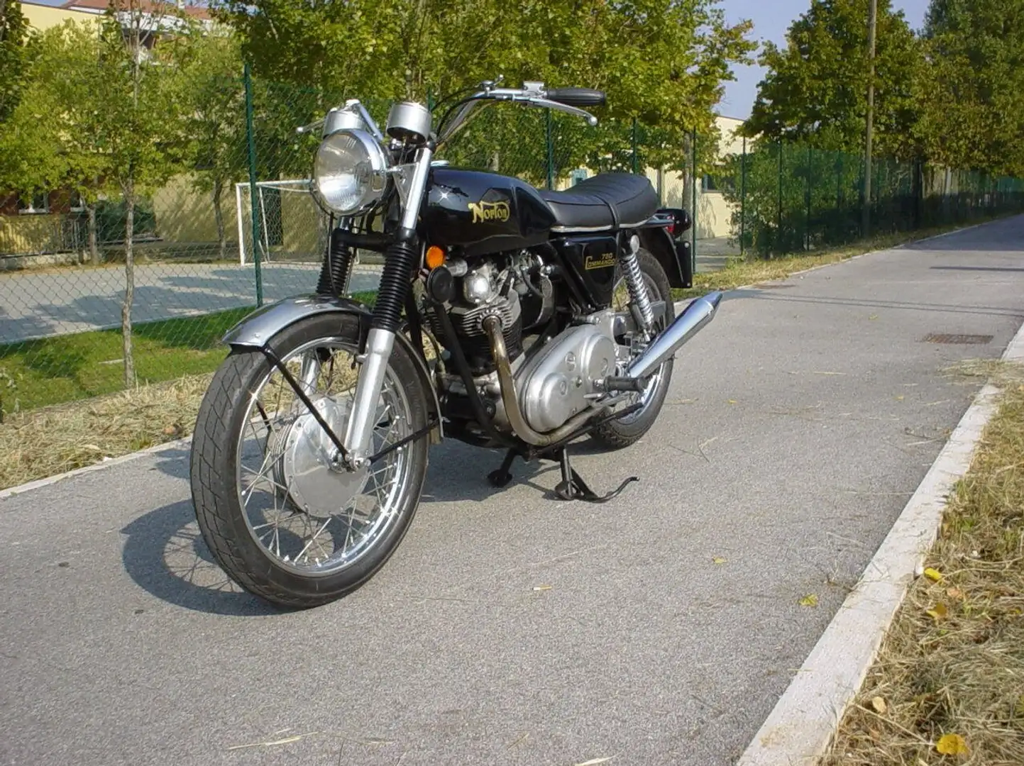 Norton Commando 750 Negru - 2
